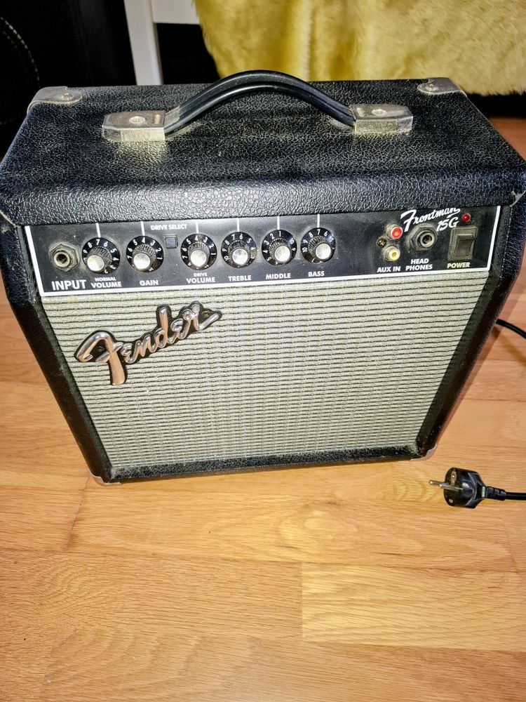 trois amplis ensemble ou s�par�ment 50 Pluvigner (56)