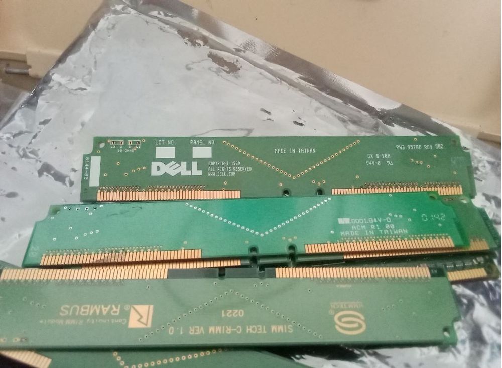 Trois bouchons de terminaison DELL Sp�cifiques 12 Lampertheim (67)