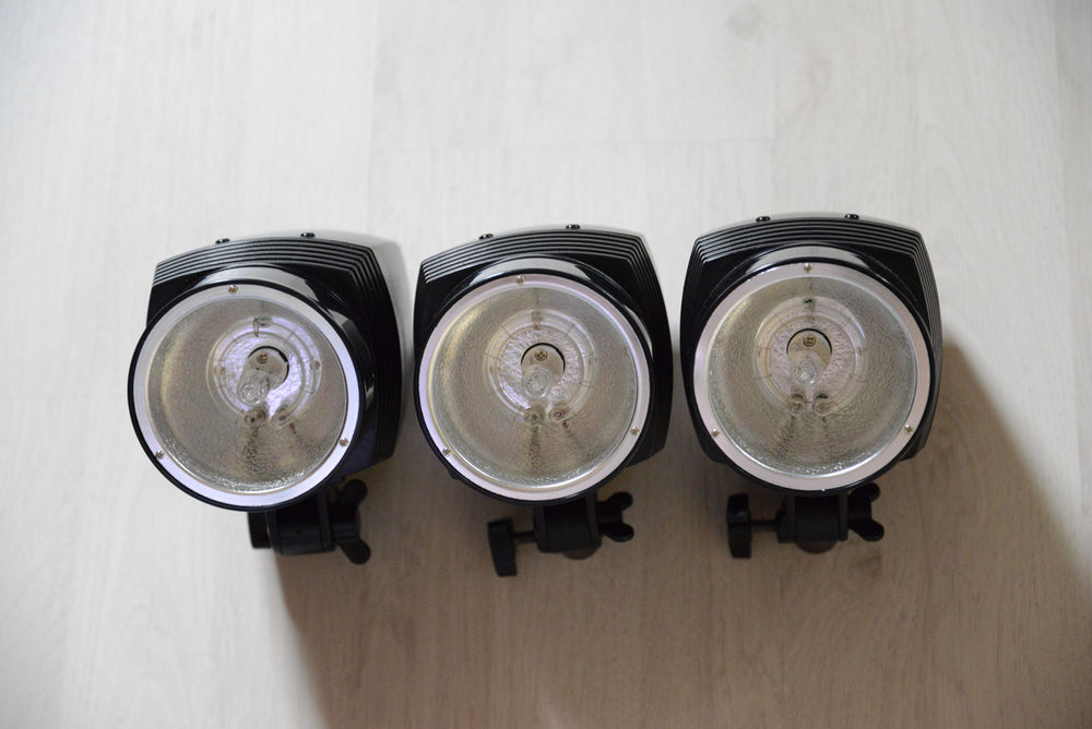 Trois flashs de studio pour portrait ou autre 125 Montauban (82)