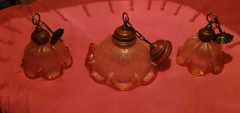 Trois lustres en verres 250 Saint-Saturnin-l�s-Avignon (84)