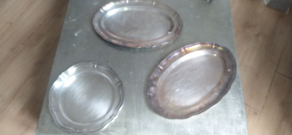 TROIS PLATS ARGENT�ES / 20 Gilette (06)