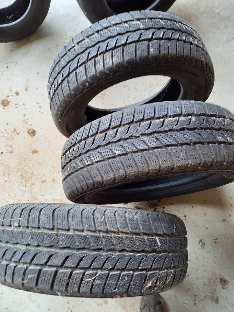 lot de Trois Pneus Uni Royal 0 Vinets (10)