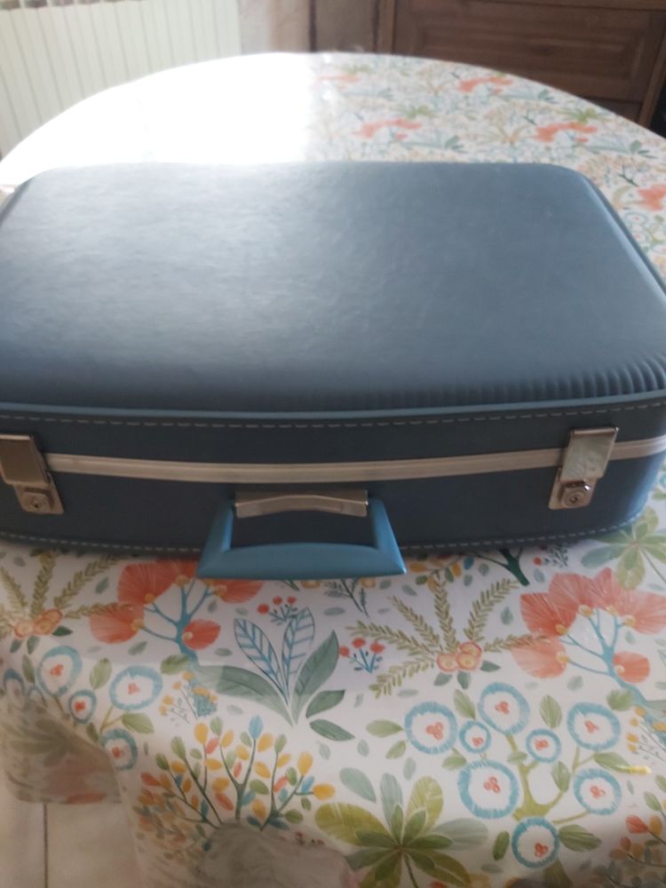 trois valises 65 M�dis (17)