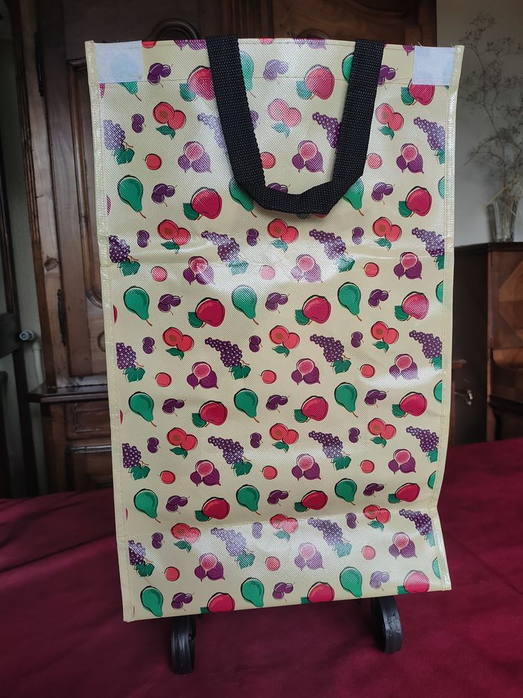 Trolley de courses pliable et son sac neufs 15 Avermes (03)