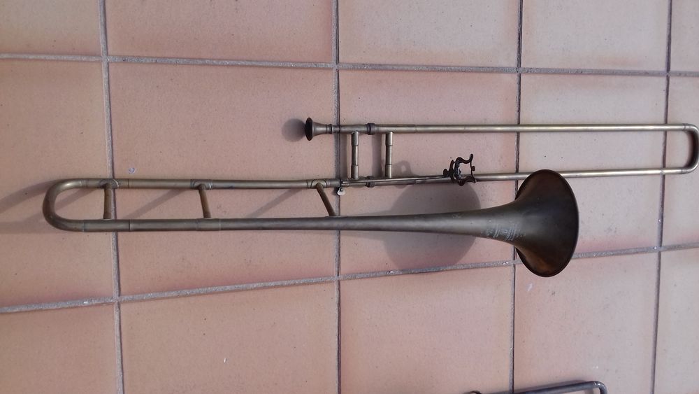 Trombonne � coulisse ancien 50 Bourg-Madame (66)