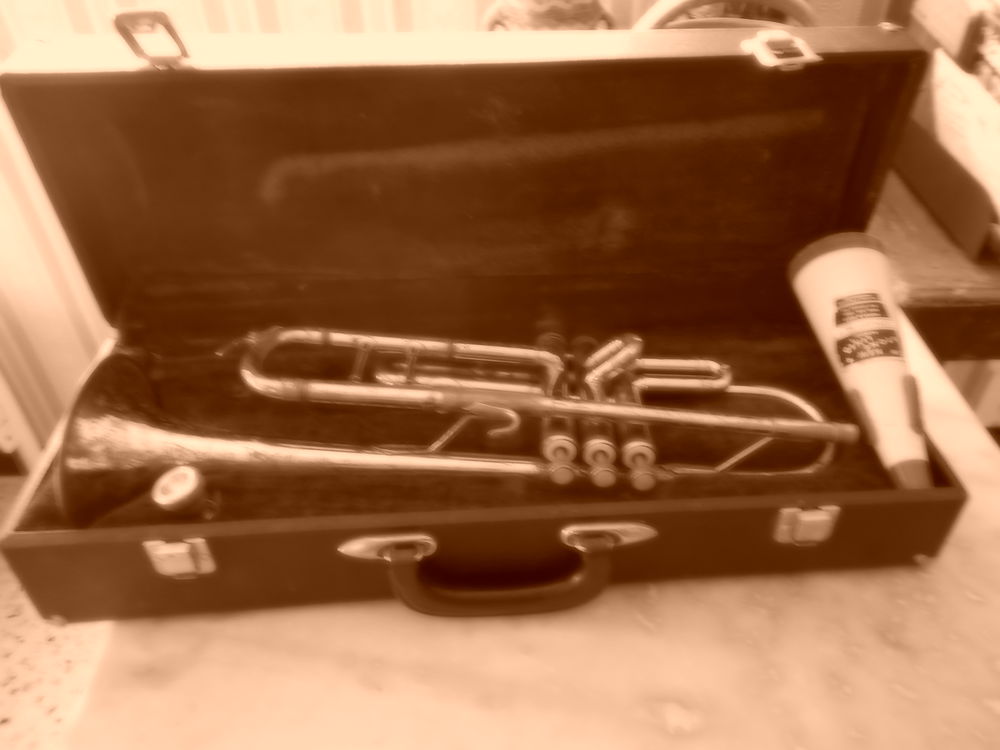trompette dolnet 1970 Instruments de musique