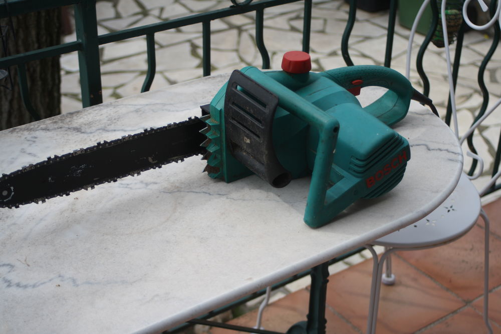 Tron�onneuse �lectrique  BOCH AKE 35S 1800W 0 La Farl�de (83)