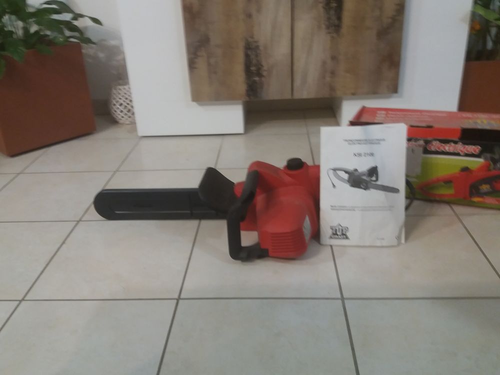 TRONCONNEUSE ELECTRIQUE REF. TOP KRAFT - KSI 2100-40 50 Mont�limar (26)