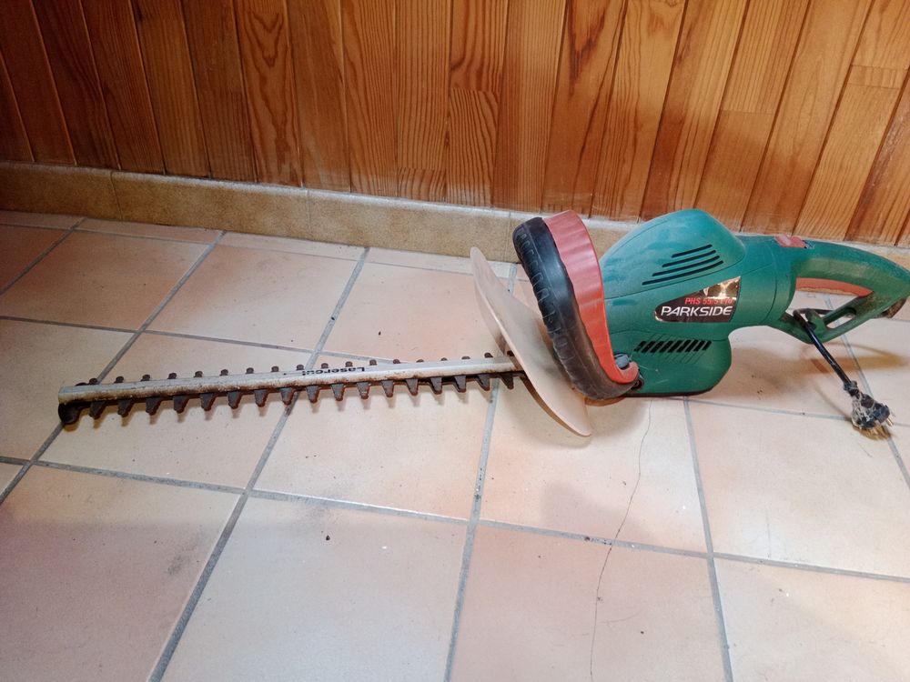 
TRON�ONNEUSE �lectrique PARKSIDE 
TRES BON ETAT 50 Perpignan (66)