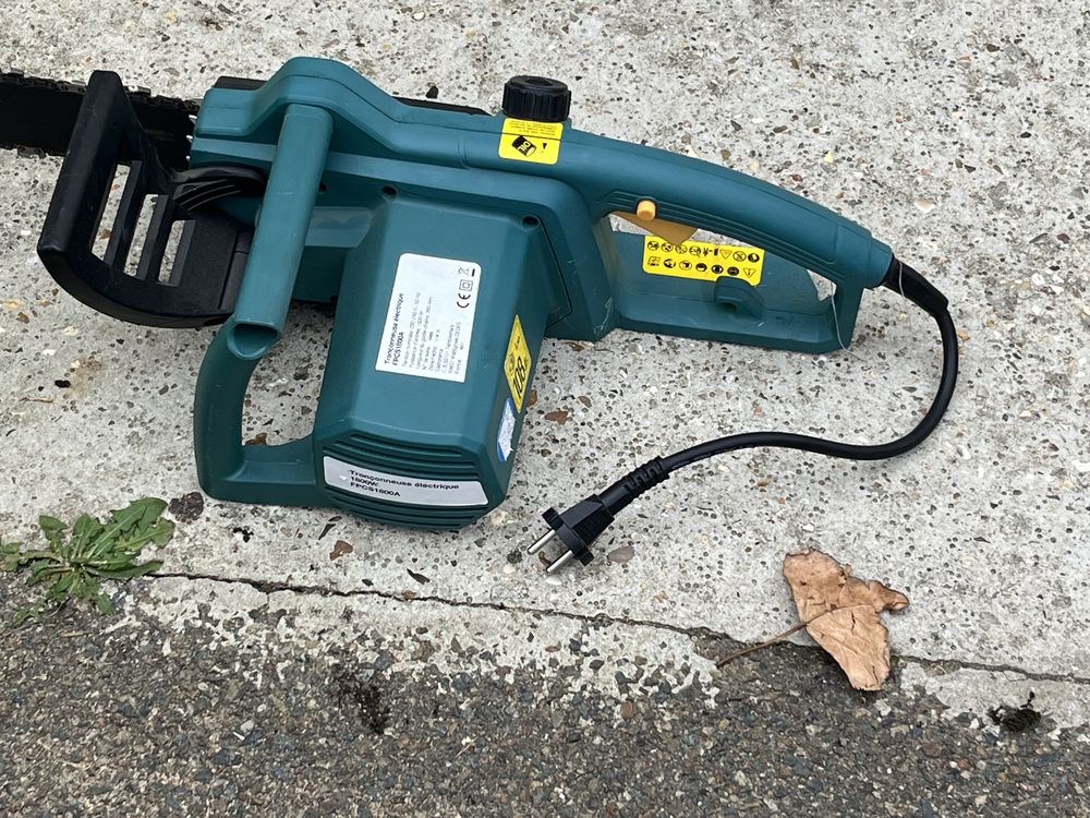 Tron�onneuse  �lectrique 
35 Rambouillet (78)