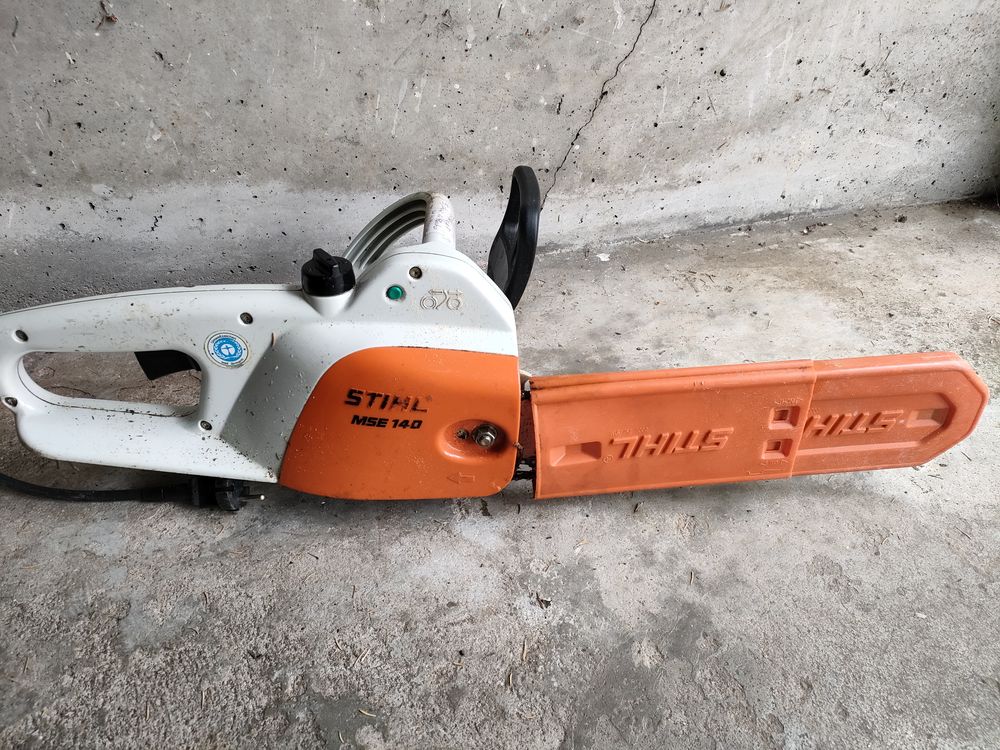 tron�onneuse HUSQVARNA thermique, poids moyen, cha�ne neuve 0 Saint-Etienne (42)