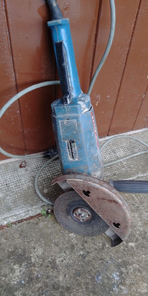 Tron�onneuse � mat�riaux 160 Isles-les-Meldeuses (77)