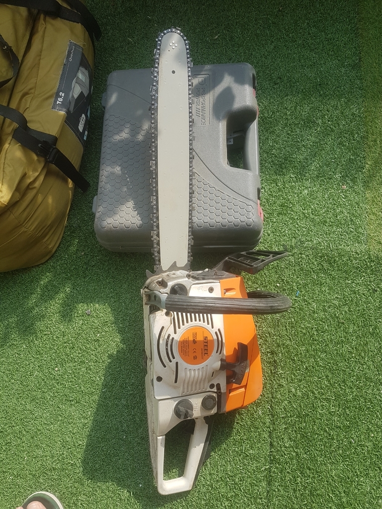 Tron�onneuse Thermique  etat neuf 0 Roquefort-la-B�doule (13)