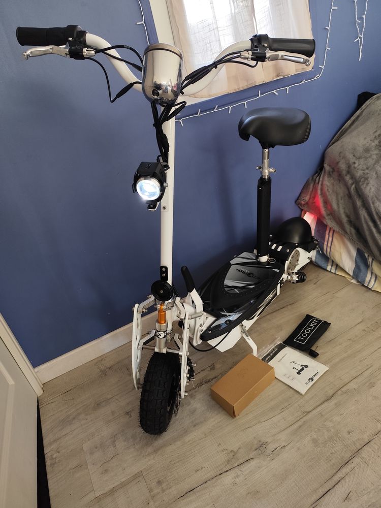 Trotinette �lectrique avec siege 550 Marseillan (34)