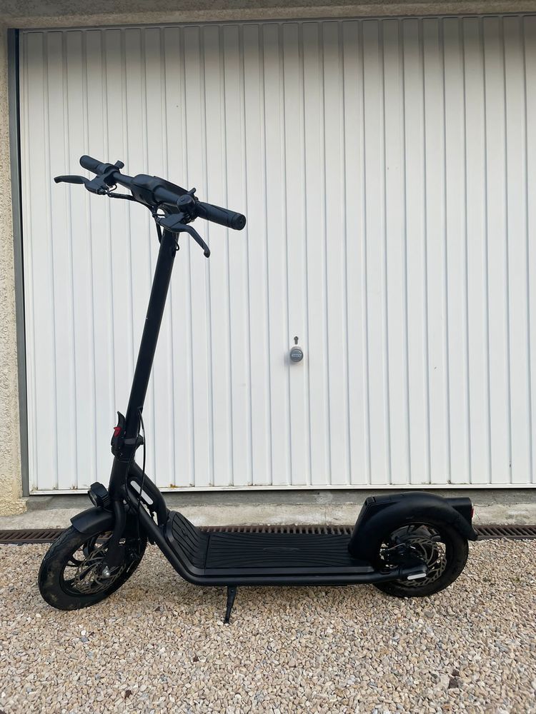 Trotinette �lectrique grandes rues 350 Divonne-les-Bains (01)