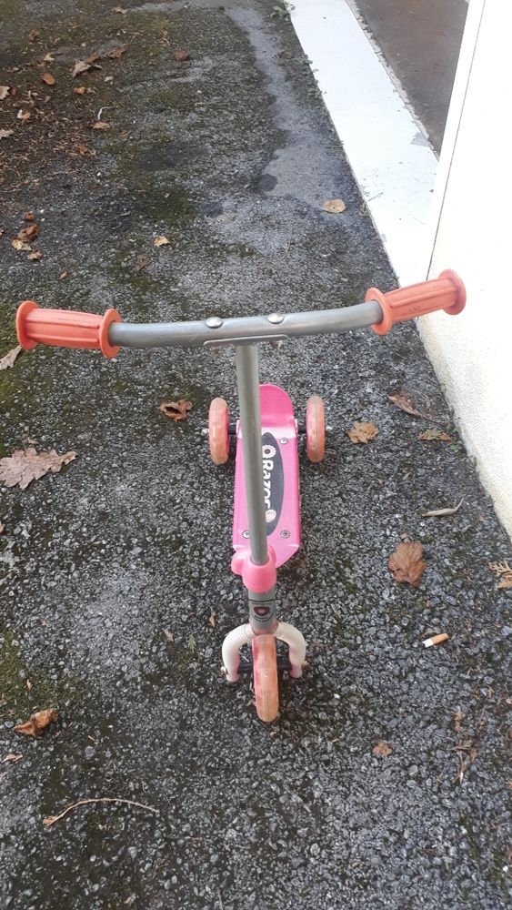 trotinette enfants bas age 3 roues 10 Hendaye (64)