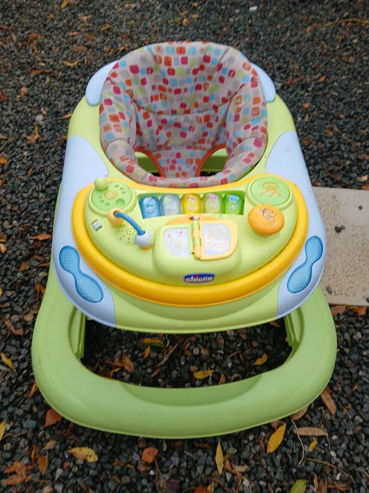 Trotteur enfant 20 Ingrandes (49)