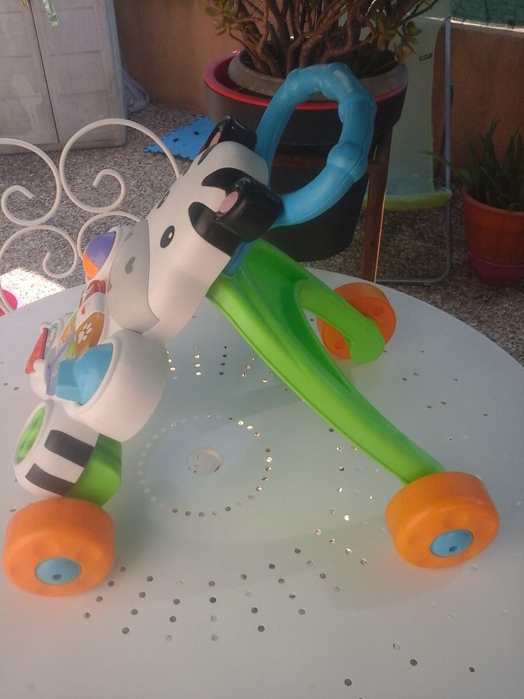 Trotteur Fischer price parfait �tat quasi neuf 20 Nice (06)