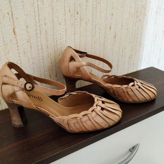 Trotteurs ville cuir beige
pointure 37 0 Rodez (12)