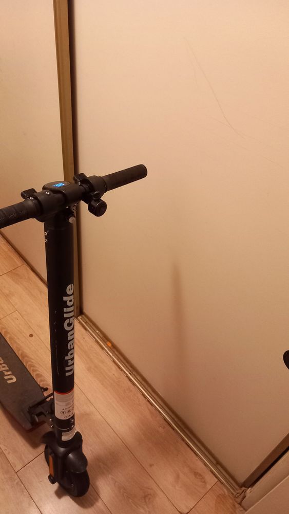 Trottinette �lectrique Urbanglide Ride 8 Plus 350 W Noir 210 L'Ha�-les-Roses (94)