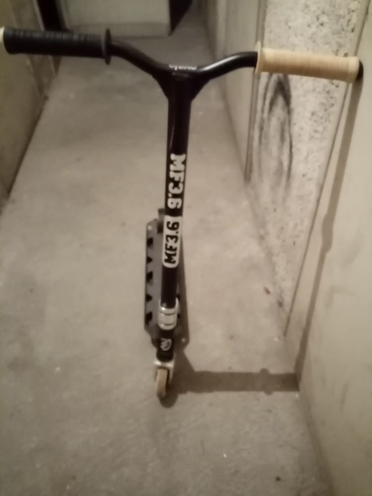 Trottinette enfant tr�s bonne marque 25 Nice (06)