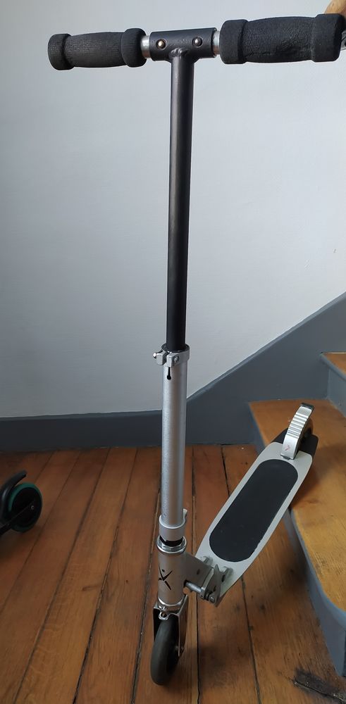 Trottinette personnalis�e - enfants ou ados jusqu'� 1m65
8 Paris 17 (75)