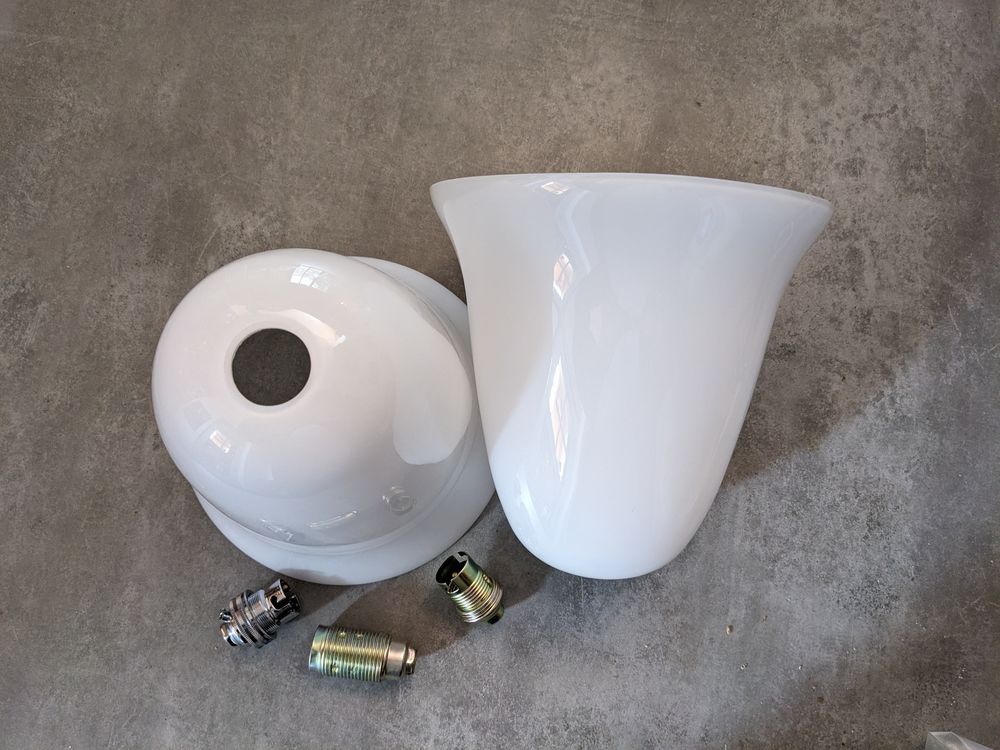 Trou 28 mm Une tulipe art d�co 20x20 cm vintage style lampe 60 Marseille 13 (13)