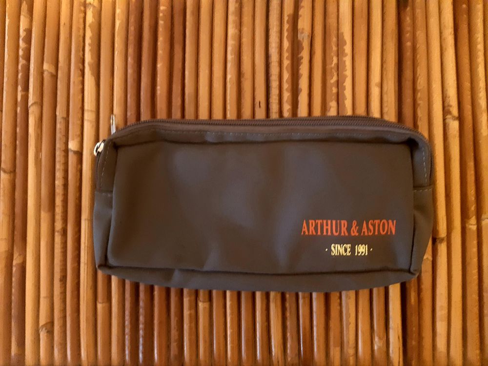 Trousse Arthur et Aston 3 Pau (64)