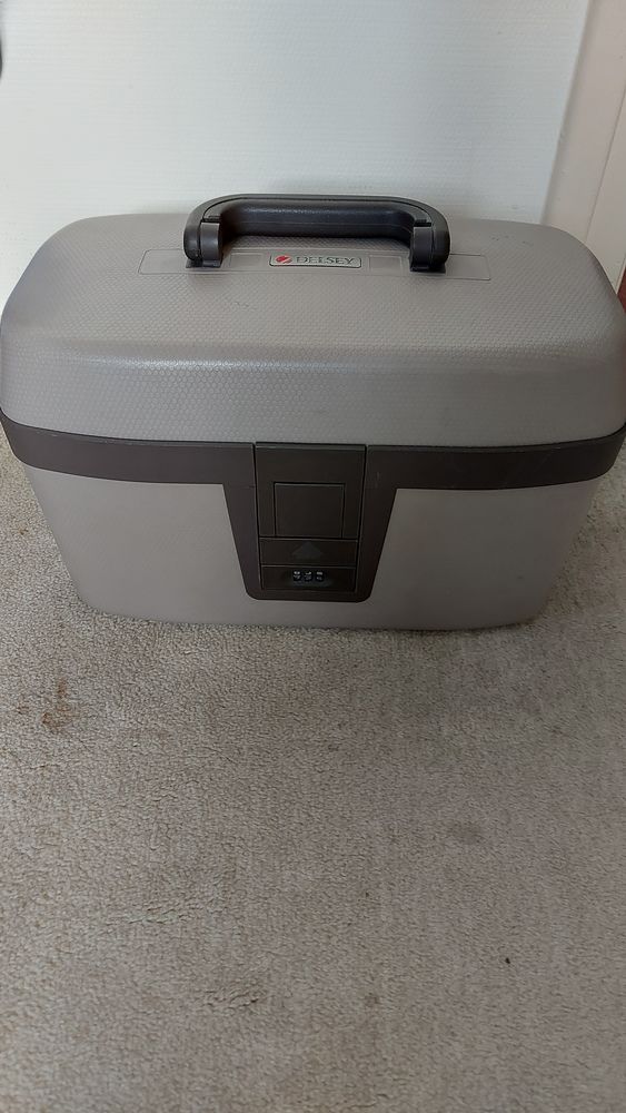 Trousse de beaut� pour voyager 39 Fontenay-aux-Roses (92)