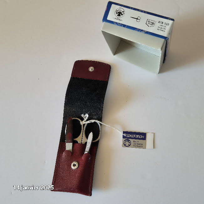 Trousse Manucure Dovo Solingen bordeaux - 4 pi�ces , qualit� 55 Saumur (49)