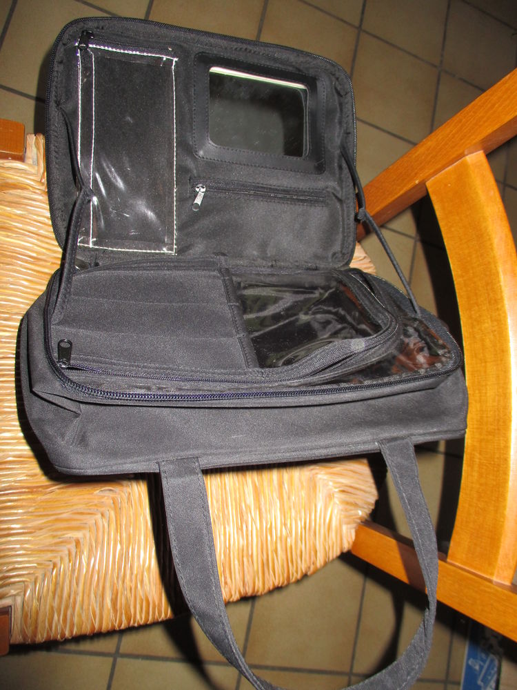trousse � maquillage neuve en tissus noir 0 M�rignies (59)