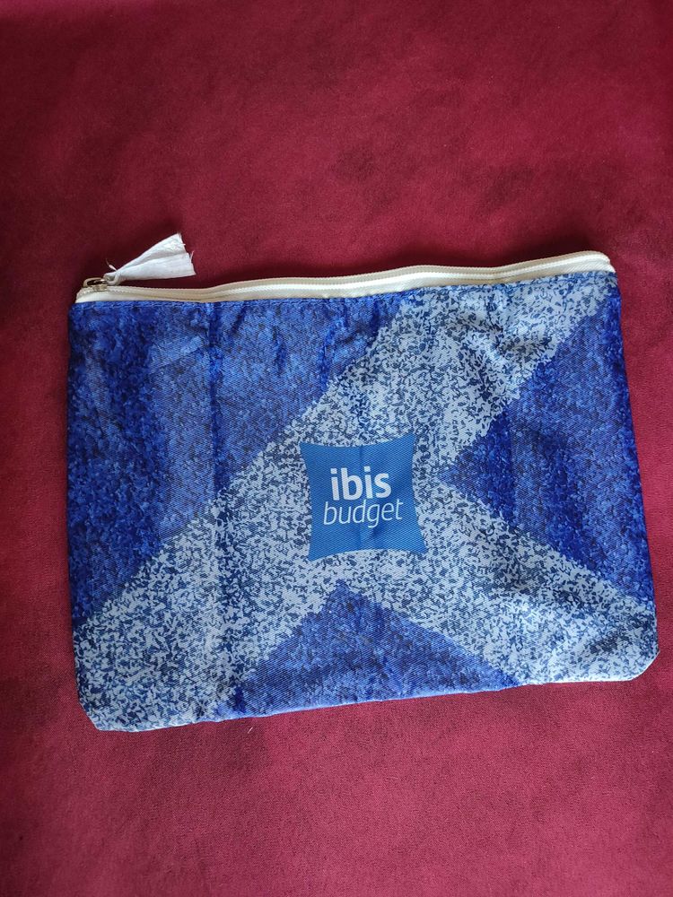 Trousse �  toilette ibis styles -ibis budget neuf jamais servi 4 Avermes (03)