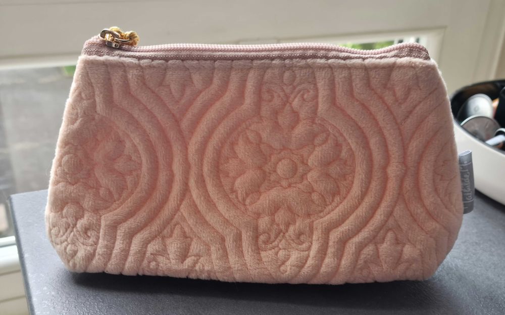 Trousse de toilette Neuve. Marque Mathilde M 8 Oullins (69)