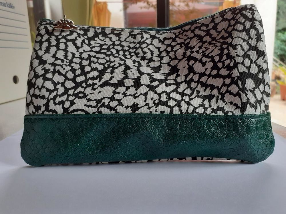 TROUSSE DE TOILETTE SYSLEY 10 Royan (17)