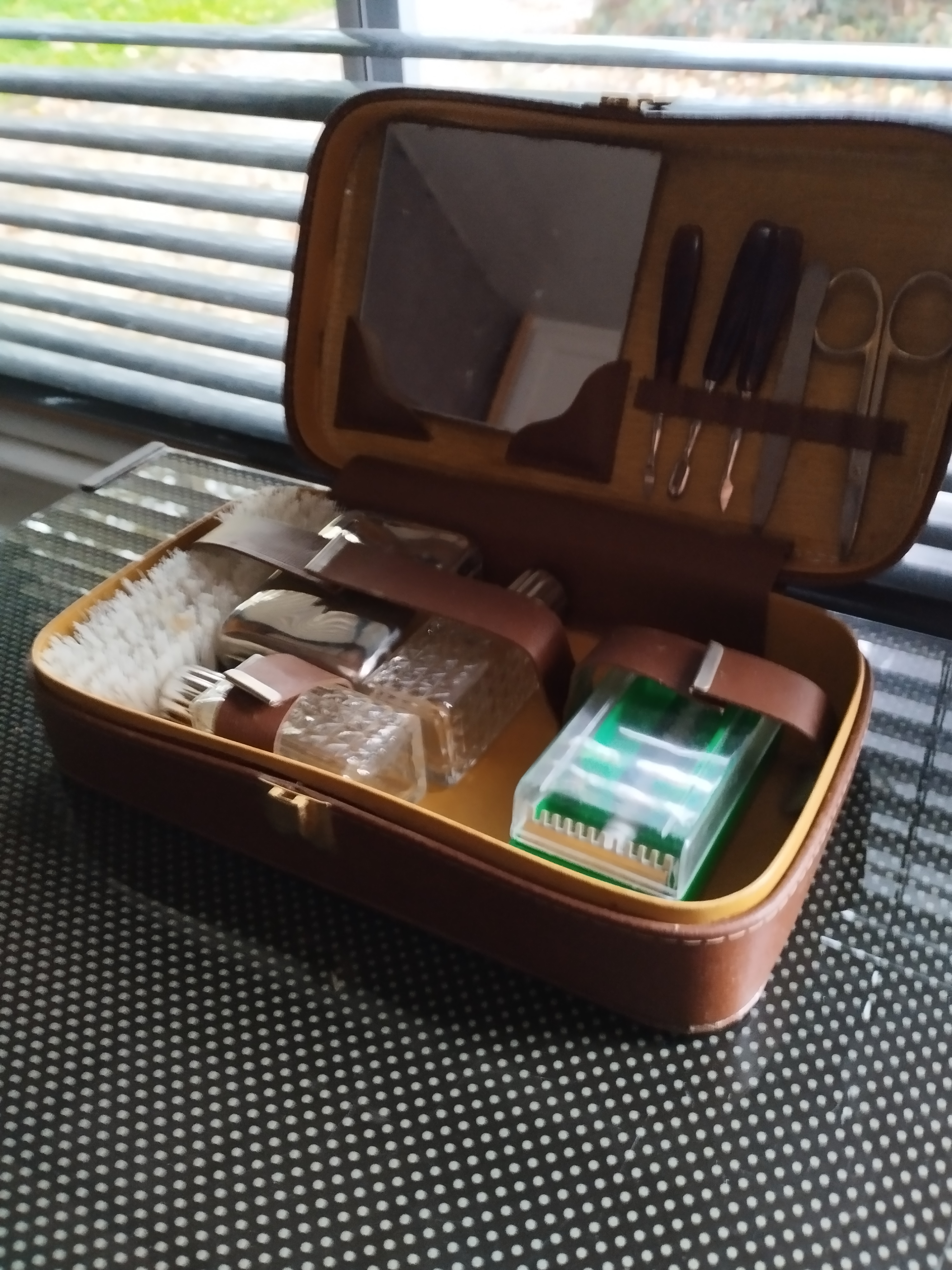 Trousse de toilette vintage 15 Marmande (47)