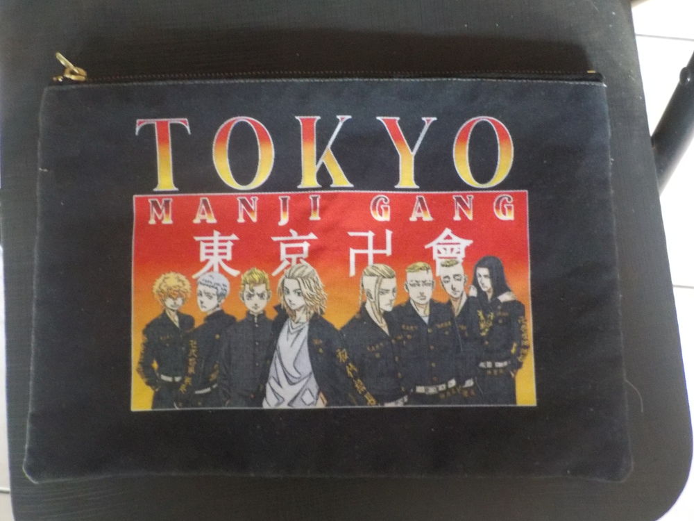 TROUSSE TOKYO REVENGER 31,5 cm x 22 cm 5 Bubry (56)