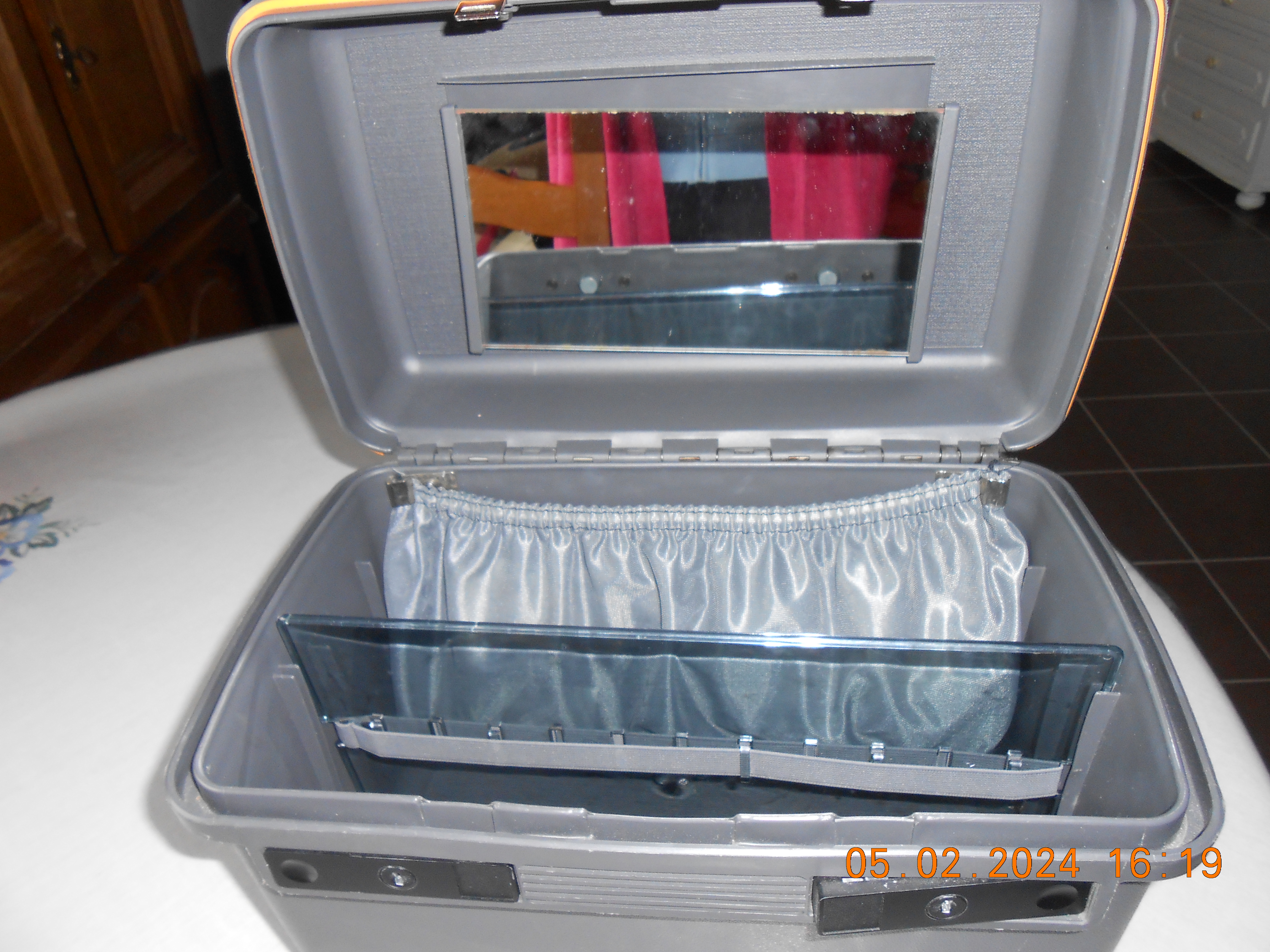 trousse voyage coque dure 30 Marck (62)