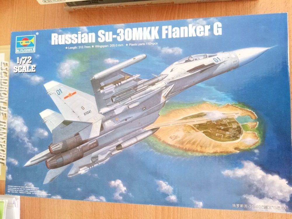 Kit Trumpeter 1/72 Sukhoi Su30MKK Flanker G 18 Avignon (84)