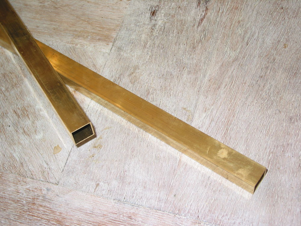 tube carr� creux en laiton 10 x 10 mm x 30 cm ep 1 mm.
R�PON 11 Marseille 13 (13)