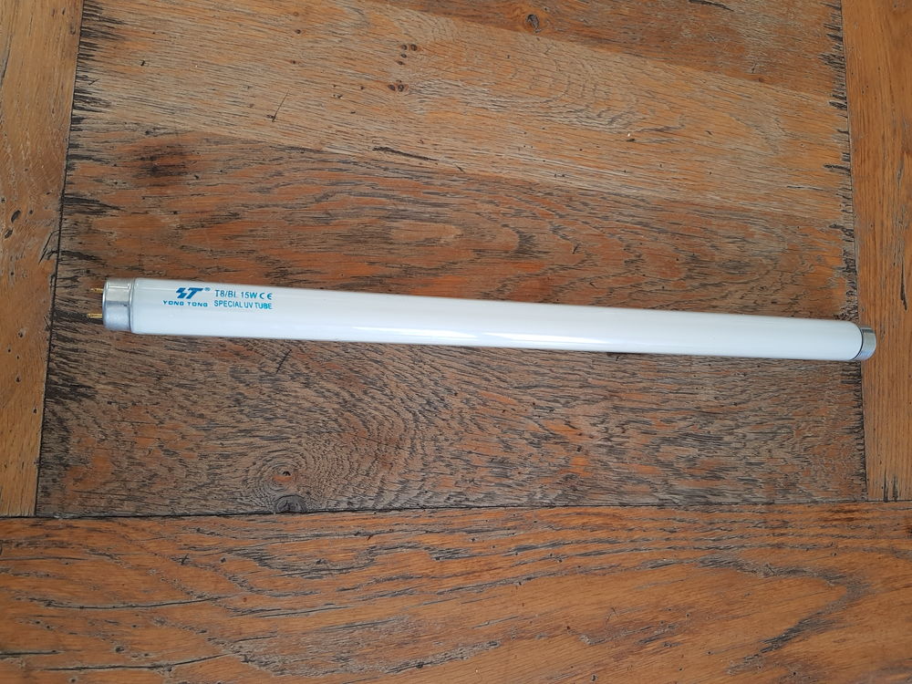 TUBE electrique  pour lampe anti insectes 15w 10 Saint-Hilaire-de-Brethmas (30)
