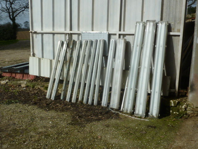 TUBES  NEON 50 Castelnau-de-Montmiral (81)