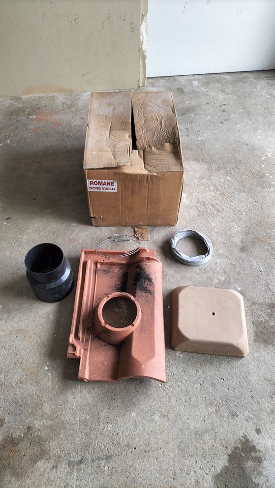 TUILE DOUILLE NEUVE 85 Tournon-sur-Rh�ne (07)