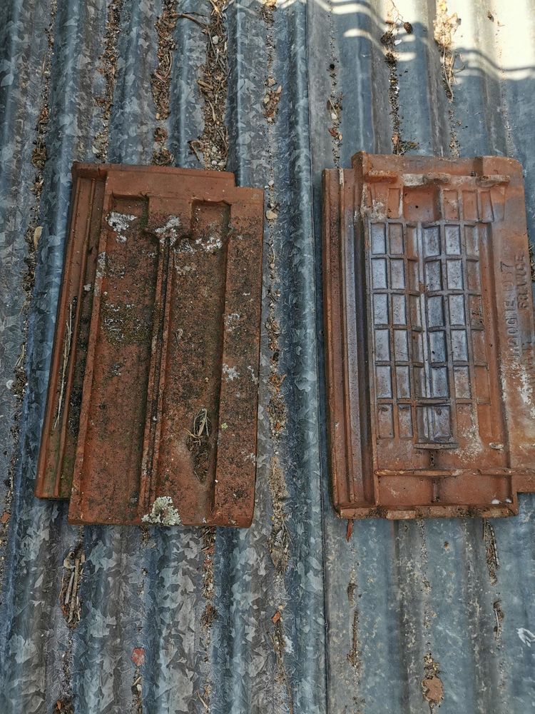 Tuile m�canique 2 Lurcy-L�vis (03)