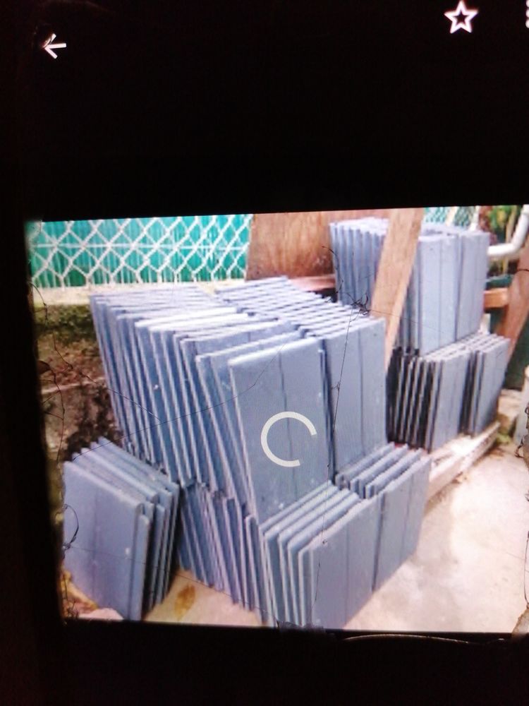 tuiles en bonne �tat de couleurs grise 200 Ch�tenay-Malabry (92)