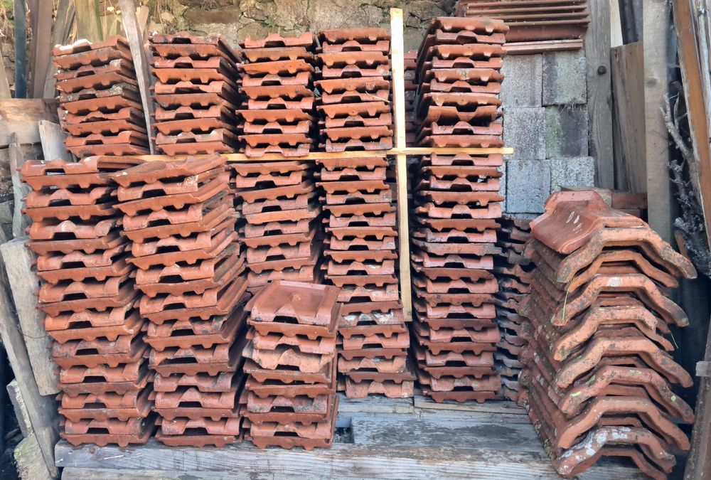 Tuiles ECUISSES PERUSSON 0.8 Saint-Alyre-d'Arlanc (63)