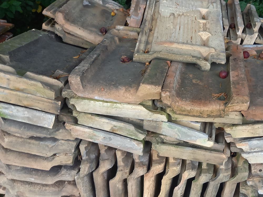 tuiles kachler thann environ 100 tuiles 77 Masevaux (68)