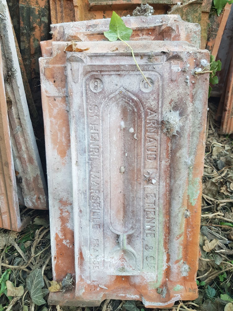 Tuiles marseillaises 30 Les Vans (07)