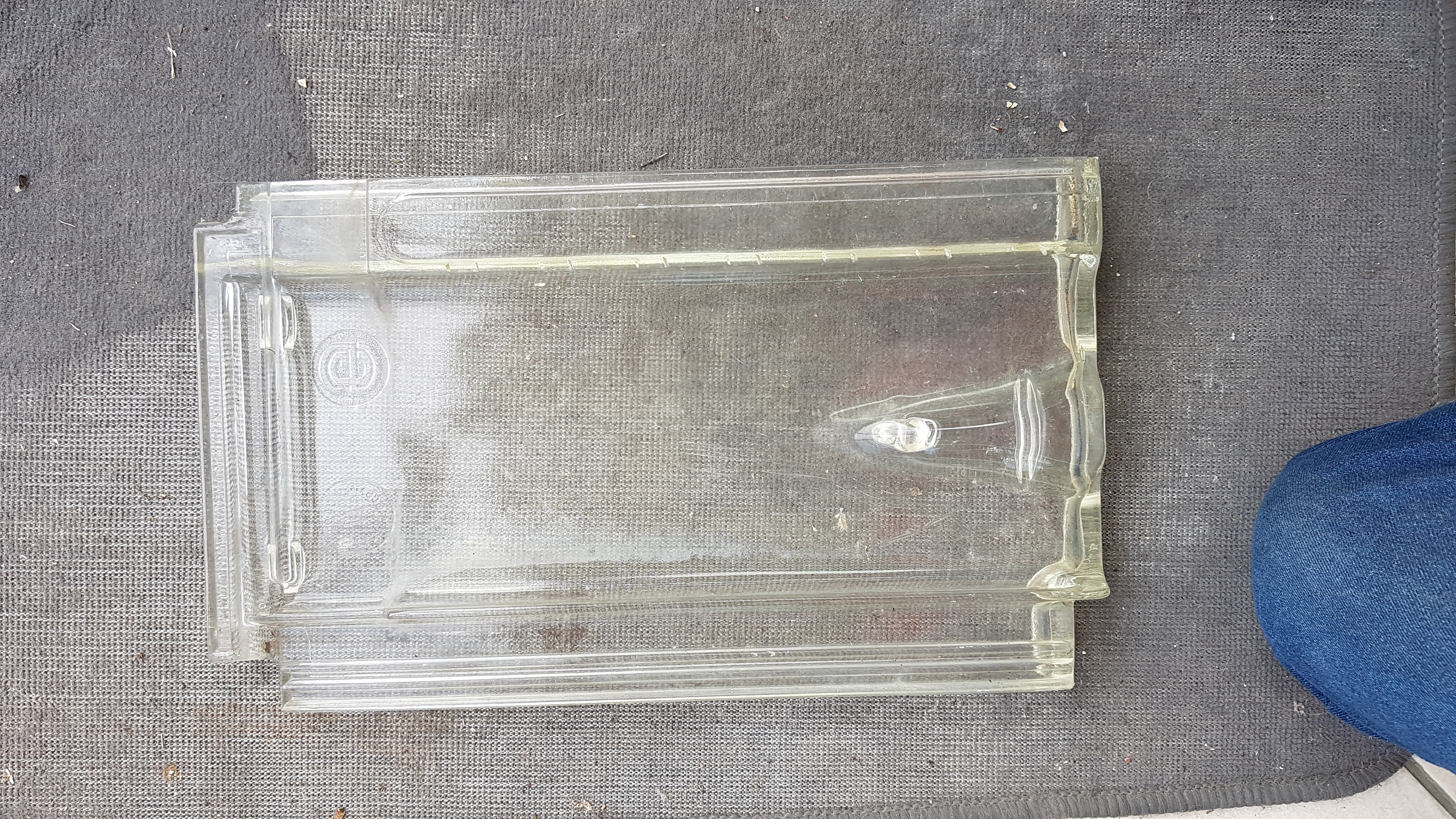 Tuiles plate � crochets en verre 9 Montayral (47)