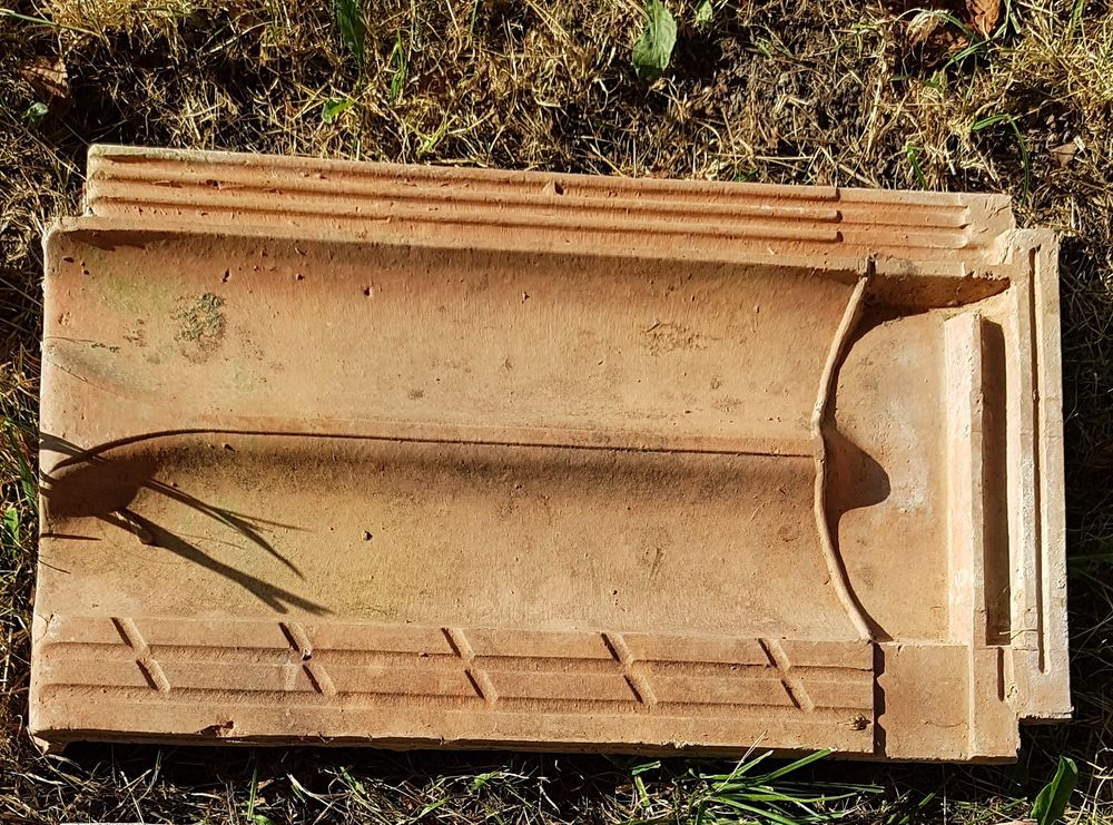 Tuiles plates � crochets 1 Montayral (47)