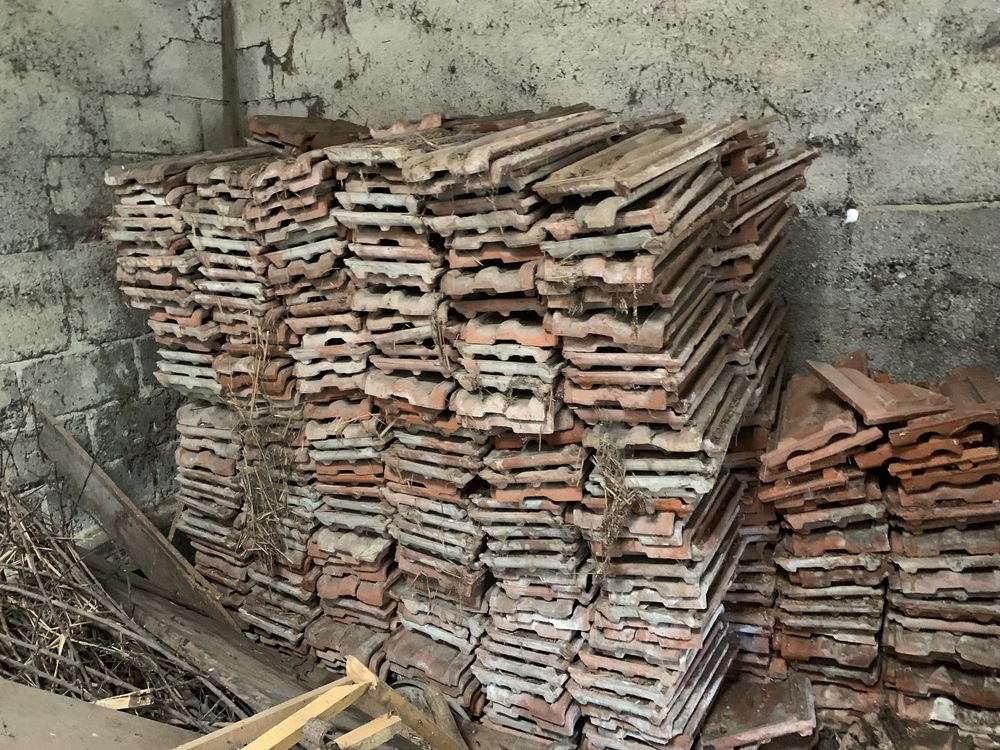 Lot de tuiles plates et rive 300 Folligny (50)